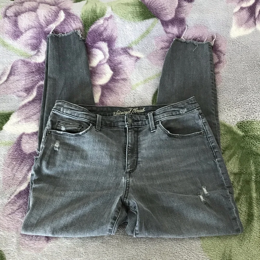 Universal Thread High Rise Skinny Jean - Picture 8 of 16